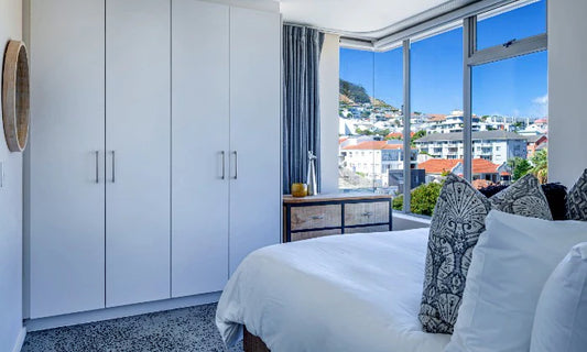 2 Night Stay In CAPE TOWN for FOUR (Incl. breakfast)