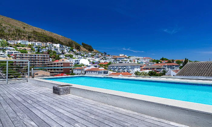 2 Night Stay In CAPE TOWN for FOUR (Incl. breakfast)